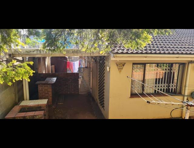 2 BEDROOM COMPLEX FOR SALE IN MUSGRAVE